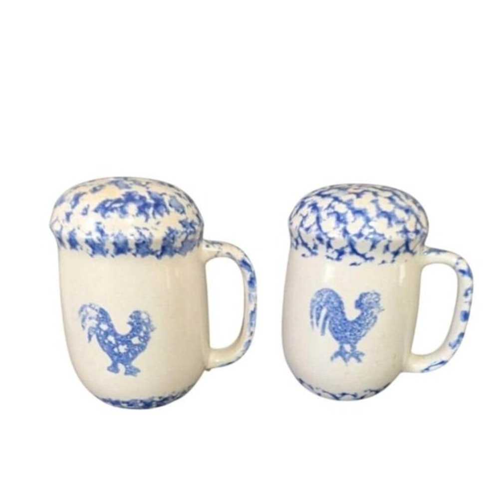 Vintage Blue White‎ Sponge Ware Rooster Pear Ceramic Salt Pepper Shakers Set